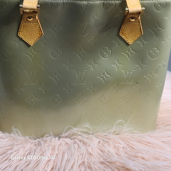 SALE - LOUIS VUITTON MONOGRAM LIME VERNIS BAG - FALL BACK SALE - Picture 9 of 9